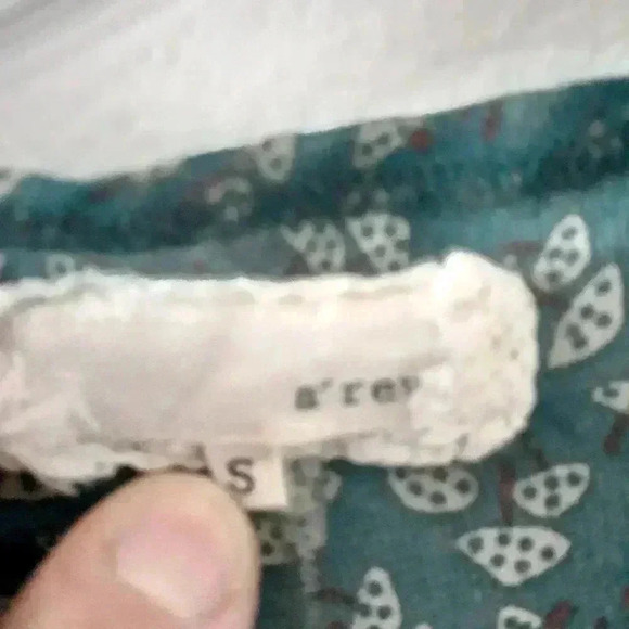 A'reve Sheer top Size Small EUC - Picture 5 of 9